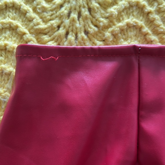 Windsor’s red leather skirt size L NW Defect - Picture 2 of 6